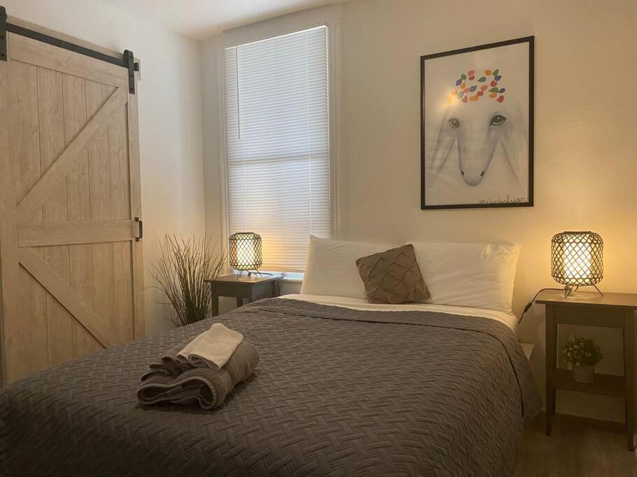 Chic Bungalow Apartment Steps From Armature Works & Downtown Riverwalk Tampa Exterior foto