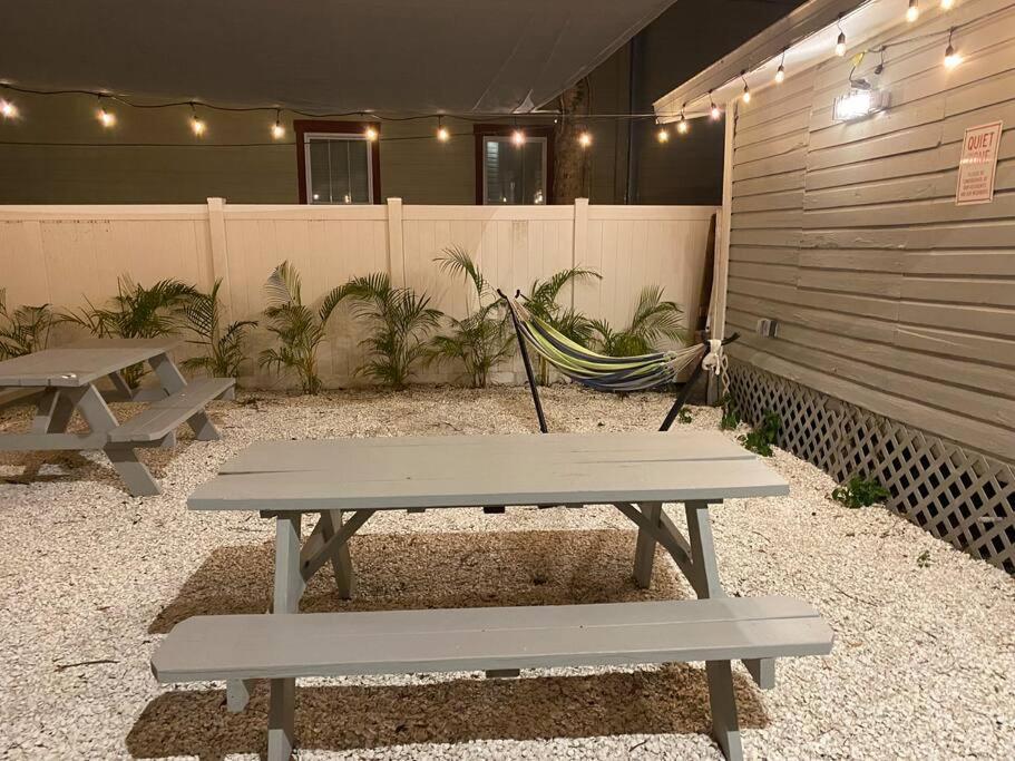 Chic Bungalow Apartment Steps From Armature Works & Downtown Riverwalk Tampa Exterior foto