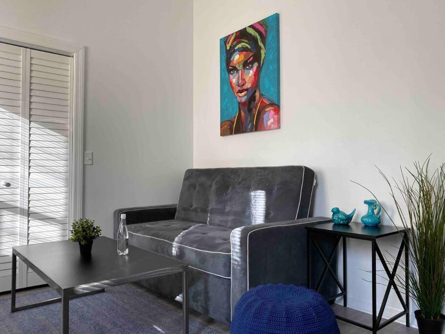 Chic Bungalow Apartment Steps From Armature Works & Downtown Riverwalk Tampa Exterior foto