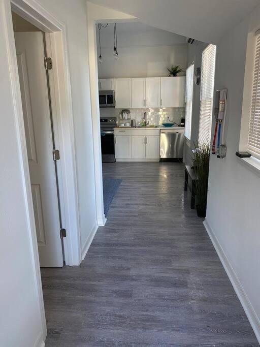 Chic Bungalow Apartment Steps From Armature Works & Downtown Riverwalk Tampa Exterior foto